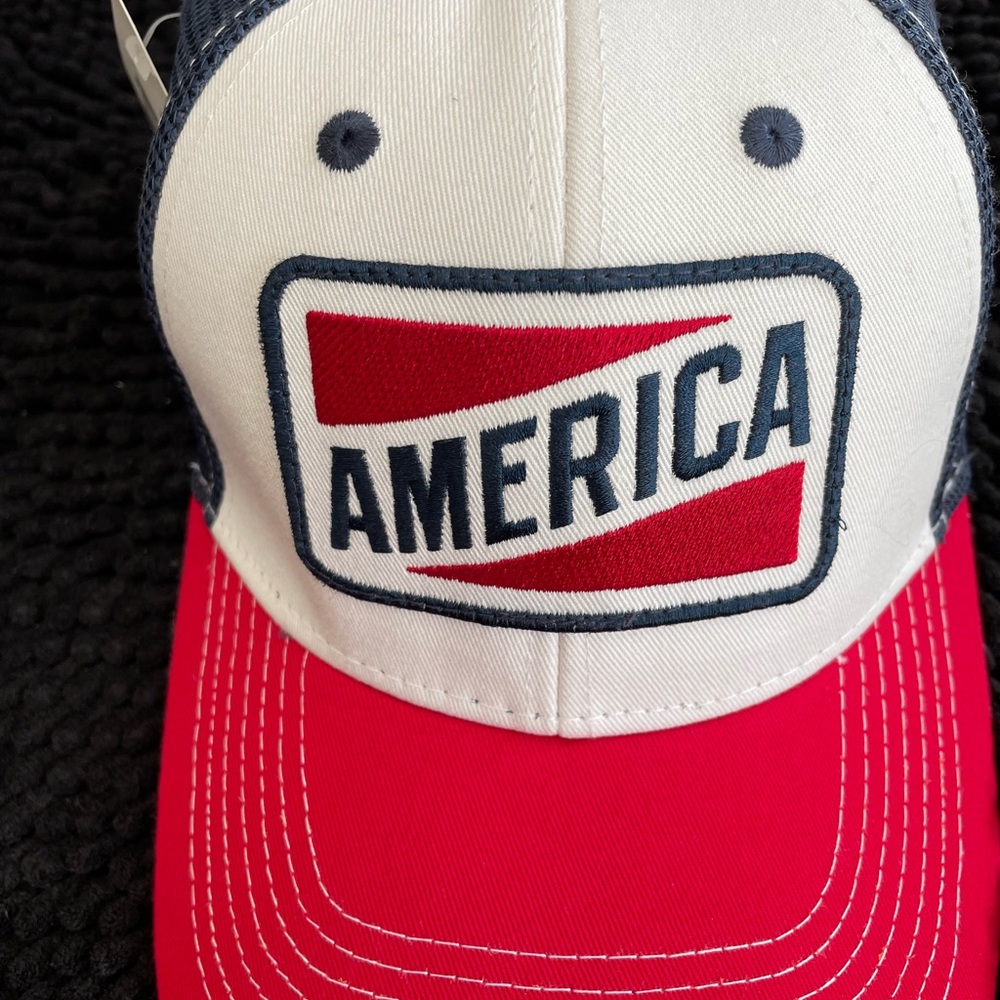 Brand new Men’s red white and blue breathable ball cap!